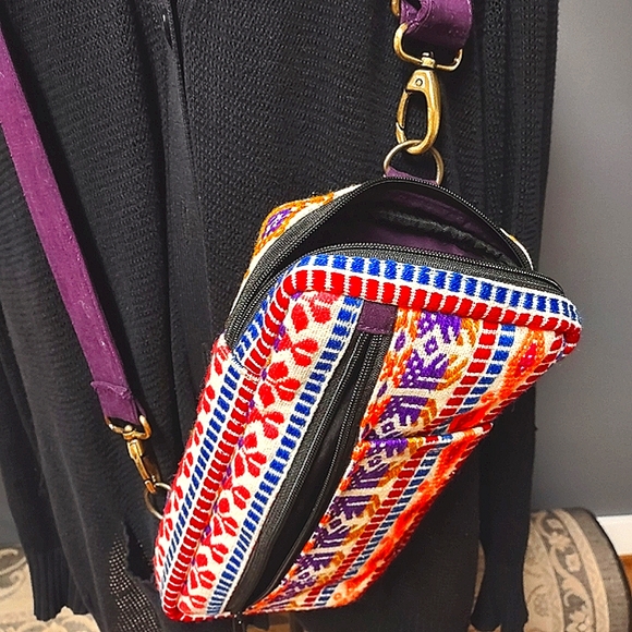 👛❣️ Host Pick👛❣️NWOT Shoulder or cross body bag - Picture 5 of 7